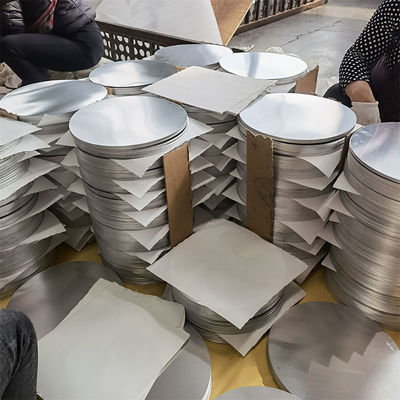 Disco circolare in alluminio per utensili da cucina 3003 3004 3105 Dimensioni personalizzate Elevata planarità Bordo privo di bave Per uso alimentare