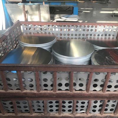 Disco tondo in alluminio serie 3000 3003 anodizzazione dura smaltatura dimensioni personalizzate elevata planarità bordo privo di bave per uso alimentare